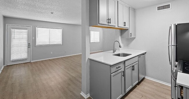 Mateo Apartment Homes