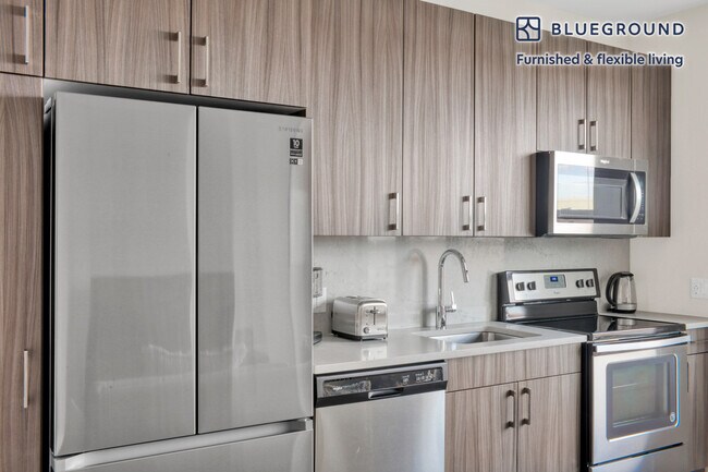 Photo - 25 Jan Karski Way Unit FL6-ID673