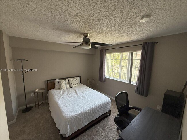 Photo - 2021 SE 10th Ave Unit 220