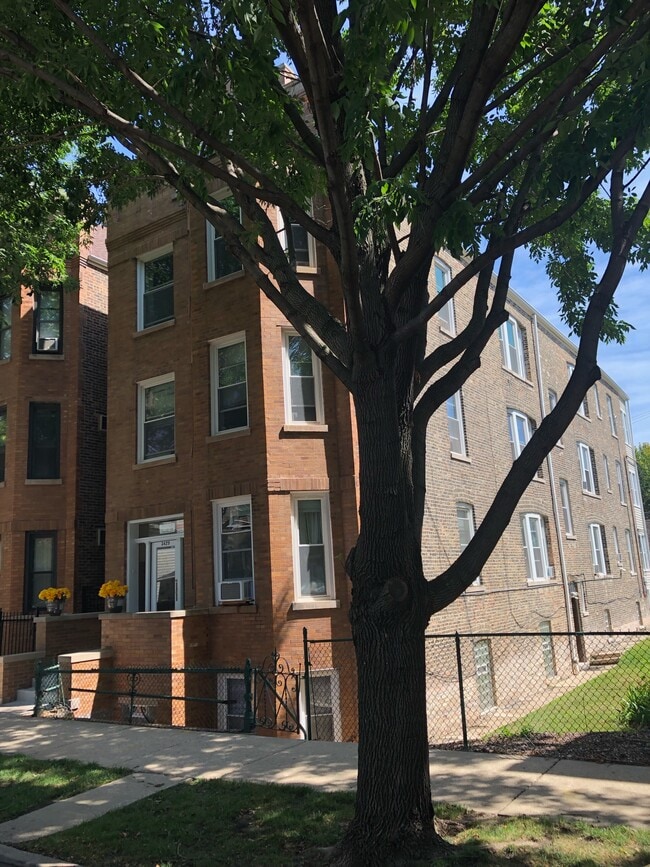 Exterior - Frente - 3429 S Union Ave
