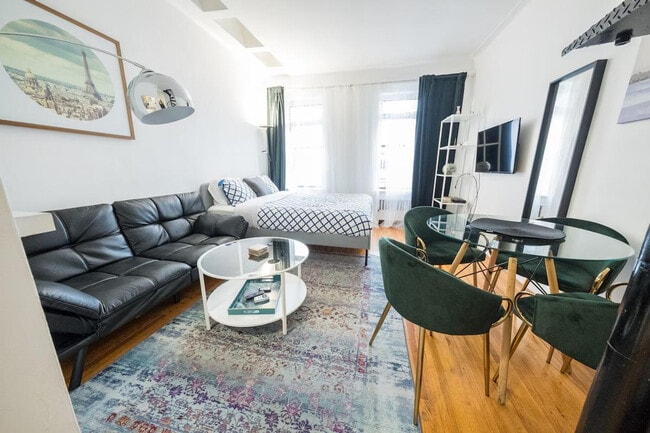 Building Photo - 328 E 74th St Rental