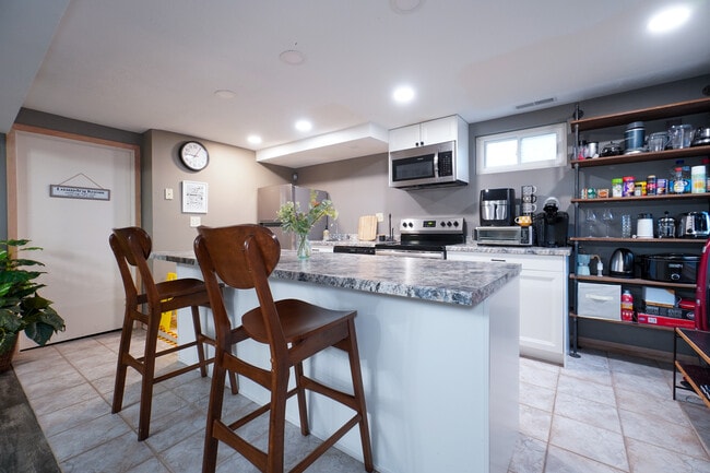 Building Photo - 1407 N 58th St Unit 2 Rental