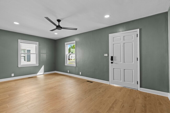 Photo - 1004 Tuscarora Ave