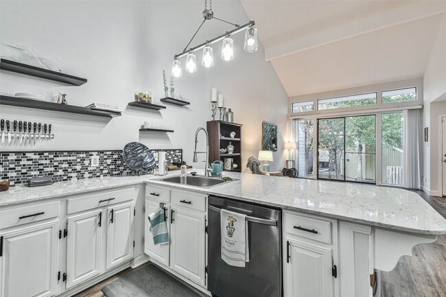 Photo - 50 April Vlg