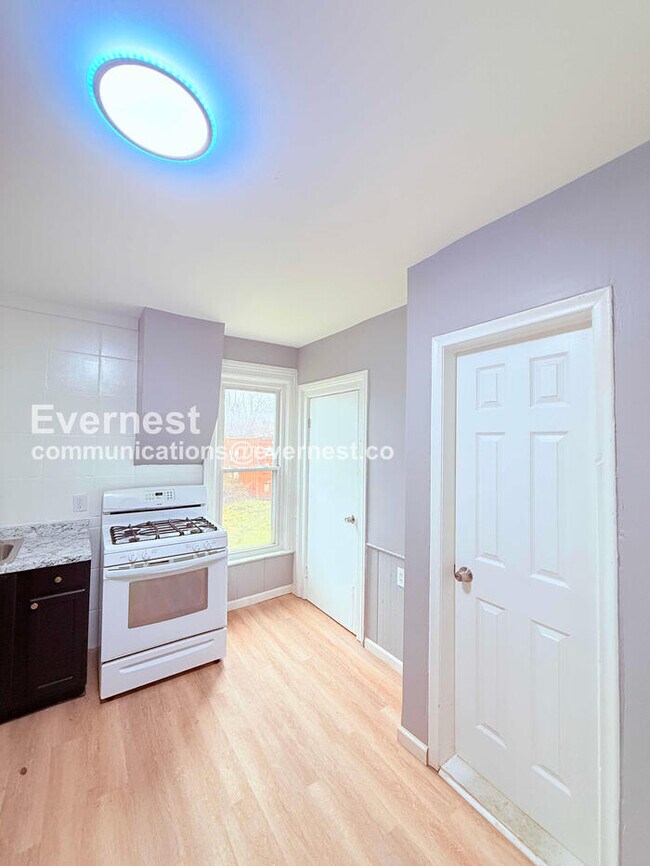 Photo - 3 Bed/1 Bath Home with Off-Street Parking / Pet-Friendly / Available Now!