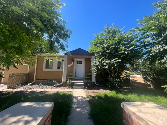 Building Photo - 4568 W Tennessee Ave Rental