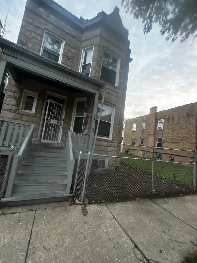 Building Photo - 3535 W Walnut St