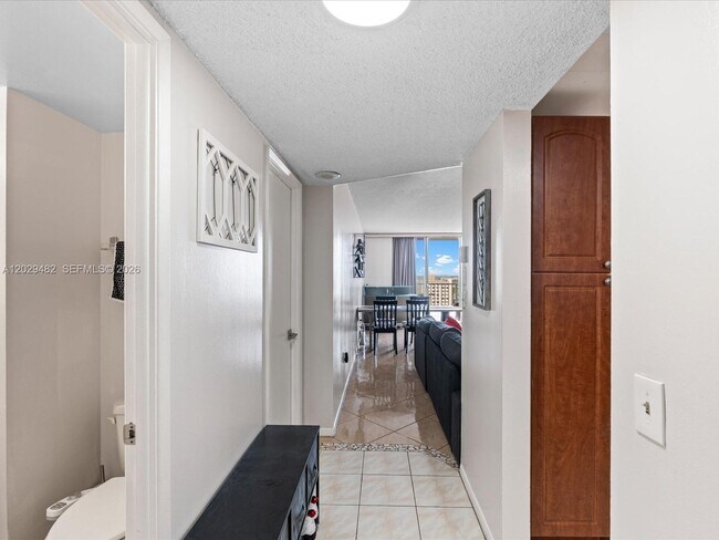 Photo - 2801 NE 183rd St Unidad 1805W