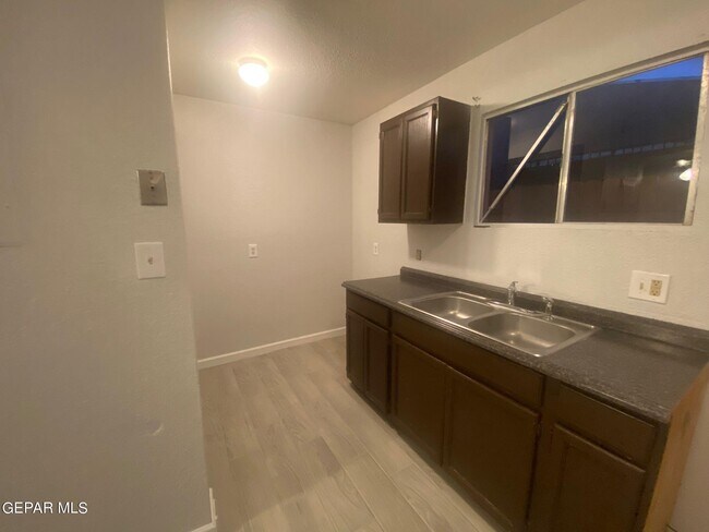 Photo - 3570 Oasis Dr