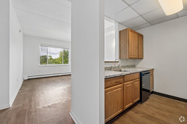 2BR, 1BA - Kitchen