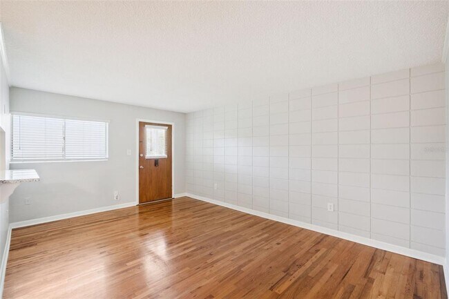 Photo - 320 Lakeview St Unit 213