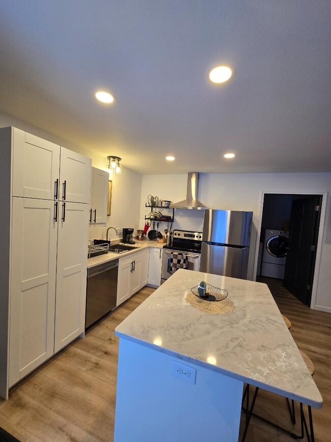 Photo - N2287 Memorial Dr