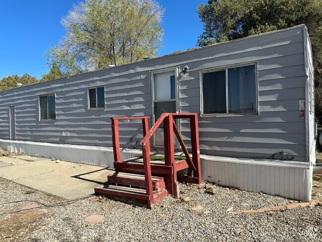 Building Photo - 1 Bedroom 1 Bathroom Mobile Home Duplex in...