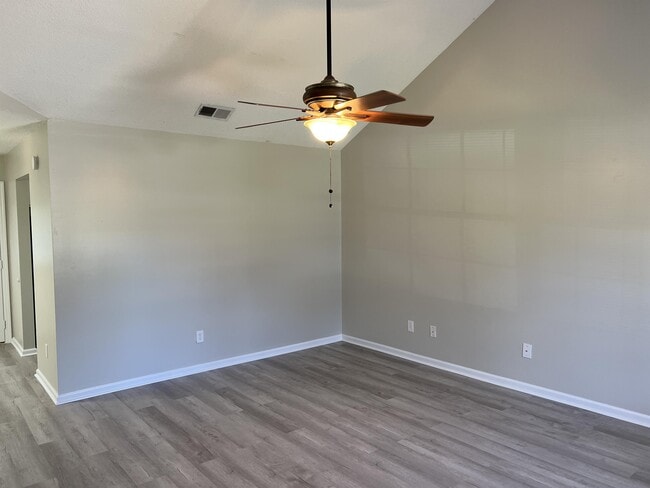 Photo - 274 Hunters Branch Dr