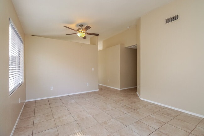 Photo - 495 W Scott Ave