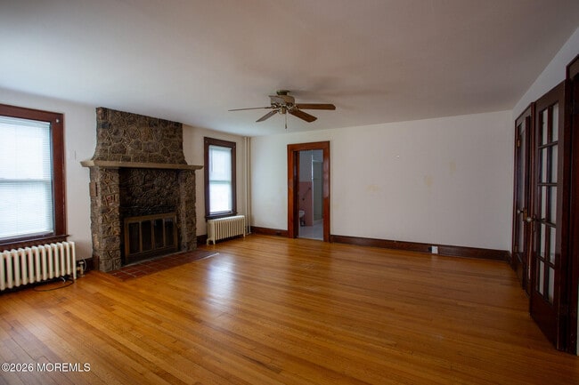 Photo - 13 1st St