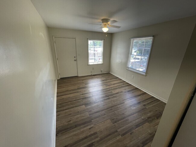 Photo - 1 Bd 1 Ba Duplex