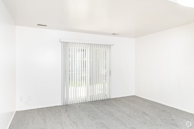 2BR, 1BA - 560SF - Living Room - Southgate Manor Apartments