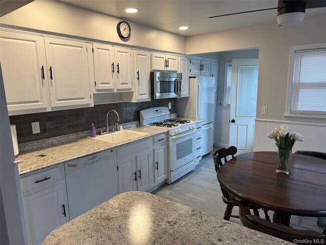 Photo - 273 Mott Ave