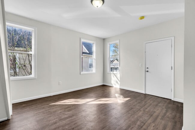 Photo - 478 Bath Ave Unidad 1A