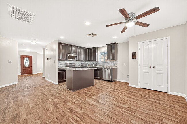 Photo - 2030 Stonework Ln