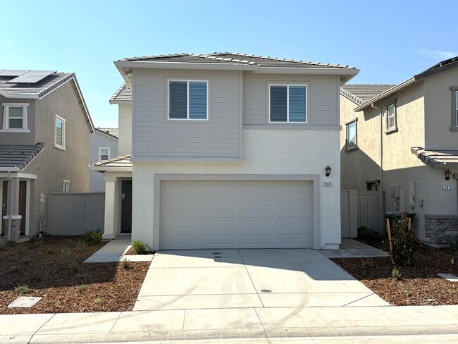Building Photo - 2024 Shady Tree Cir