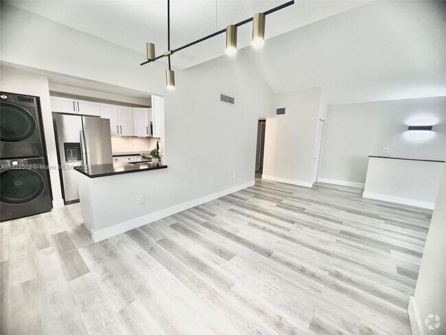 Building Photo - 10309 NW 9th St Cir Rental