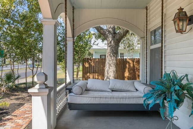 Photo - 206 N Rusk St