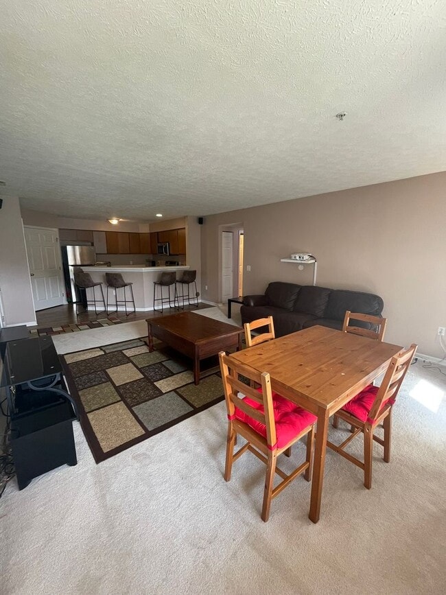 Building Photo - Two Bedroom Condo with an Office – Funished or Unfurnished Available!