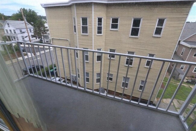 Photo - 72 Park St Unidad 61