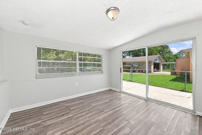 Photo - 2175 W 16th St