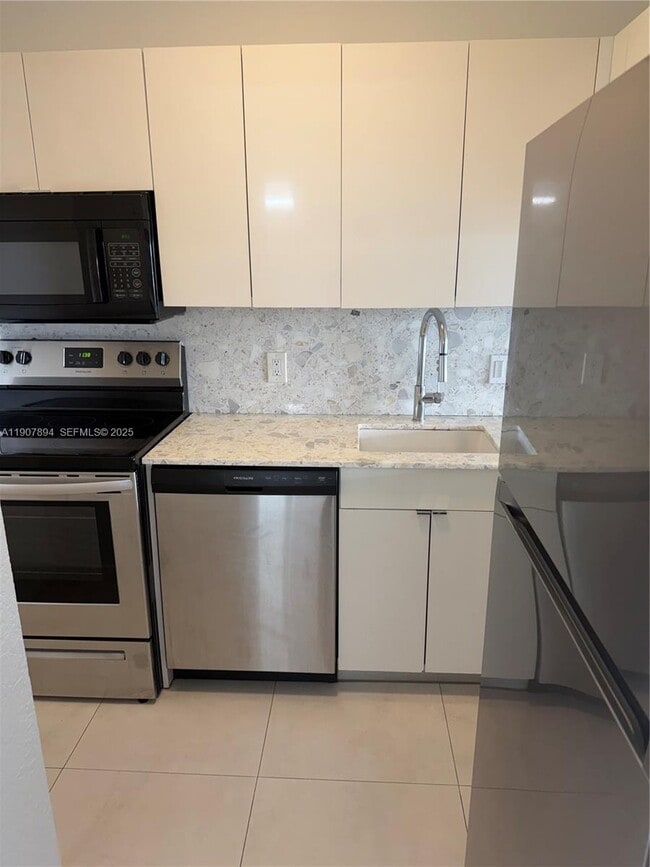 Photo - 1455 N Treasure Dr Unit 3D