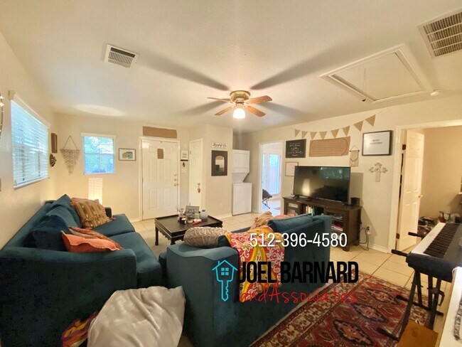 Photo - 448 Burleson Unidad 1