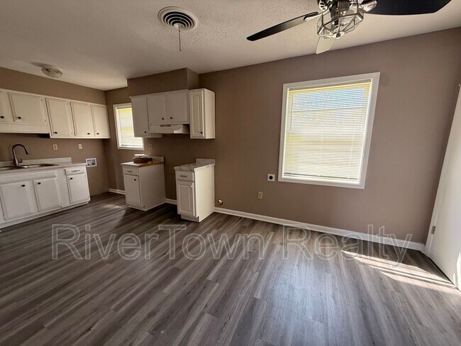 Photo - 348 Bonnell Ave