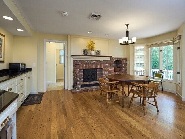 Photo - 8 Kalamat Farms Cir