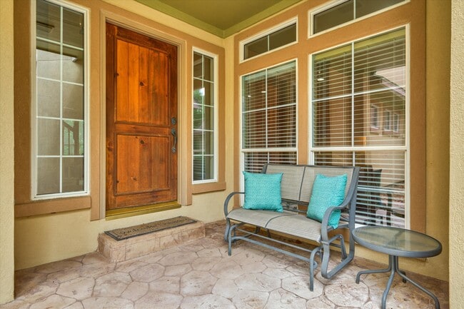 Photo - 15 Cobble Gate Pl