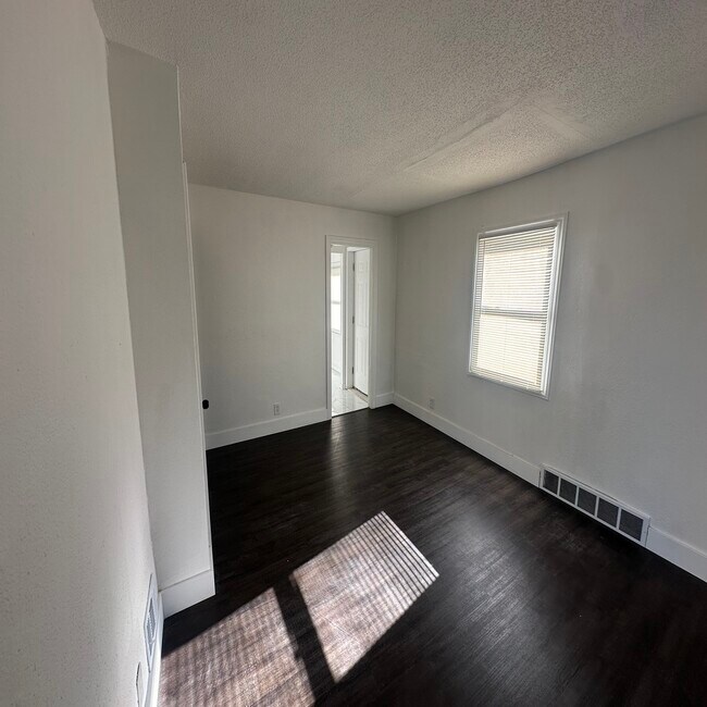 Photo - 5246 Maryland St