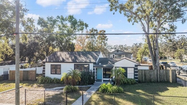 Building Photo - 2220 W Ohio Ave