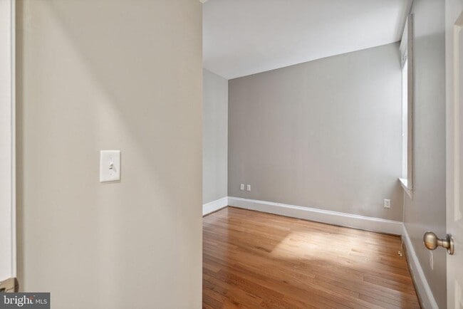 Photo - 1955 Locust St Unidad 2R