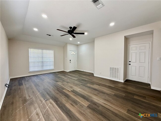 Photo - 210 Stone Gate Dr