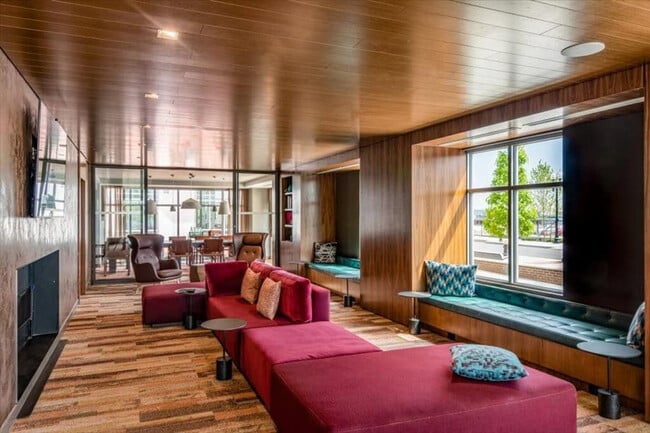 40 E Pier Dr Unit SI ID1039905P