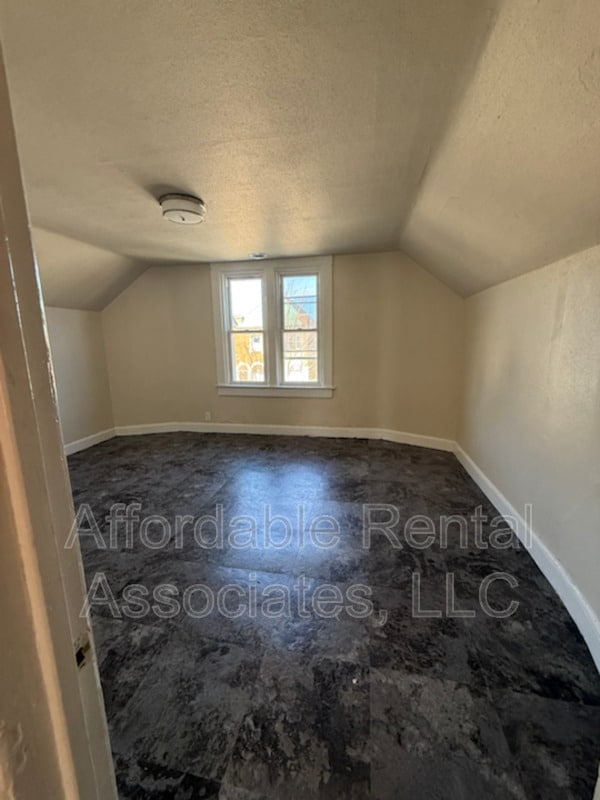 Photo - 2015 W Greenfield Ave