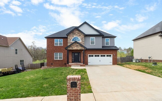 Photo - 4 Bedroom Home For Rent Near Post!