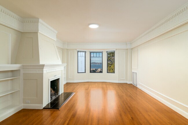 Building Photo - 2275 Broadway