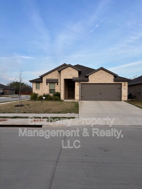 Building Photo - 5745 Brookville Dr