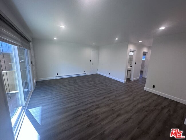 Building Photo - 2228 20th St Unit 2