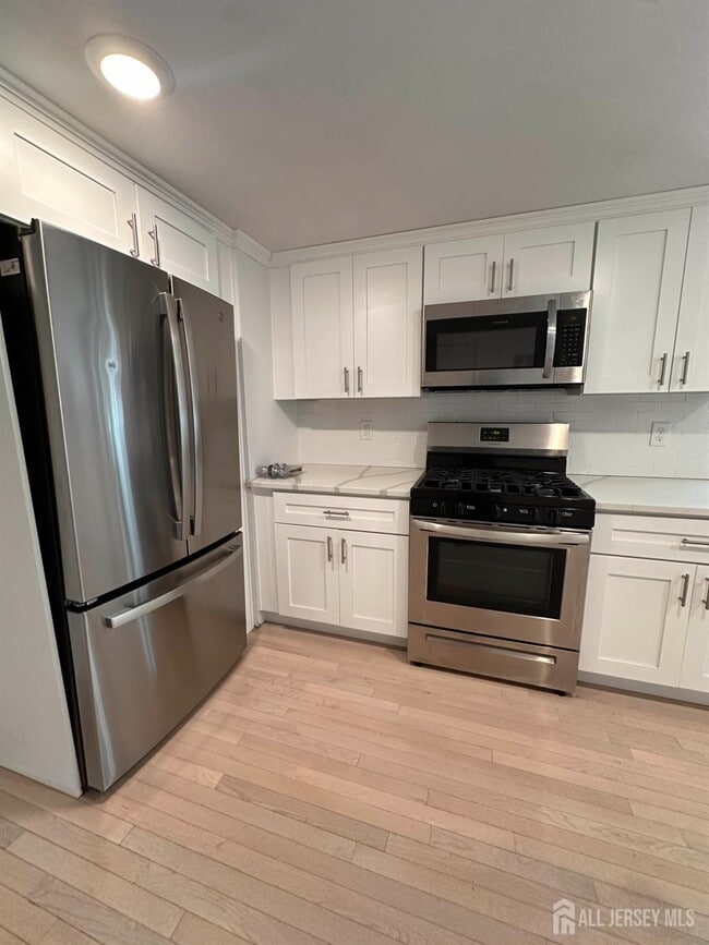 Building Photo - 42 S Louis St Unit 2