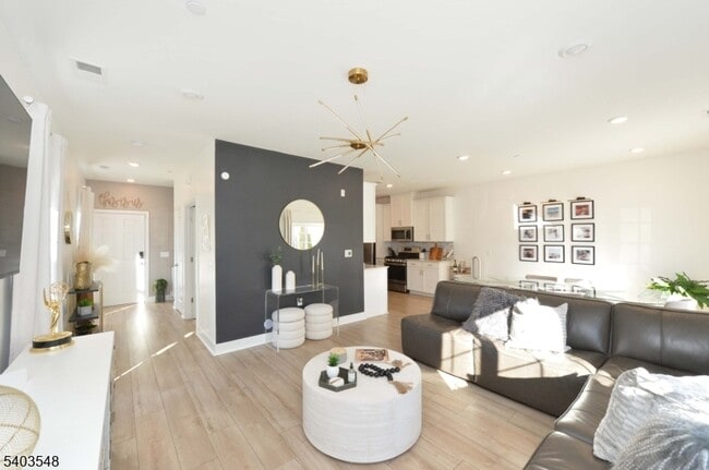 Photo - 92 Harvest Wy