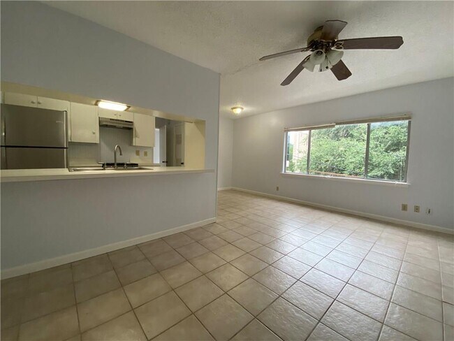 Photo - 2408 Longview St Unit 107