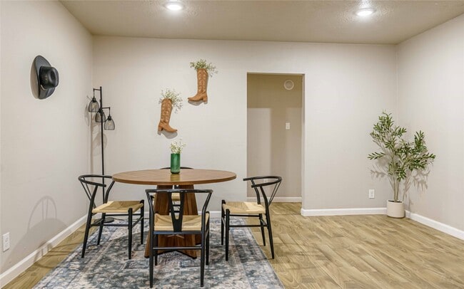 Photo - 3818 Blodgett St